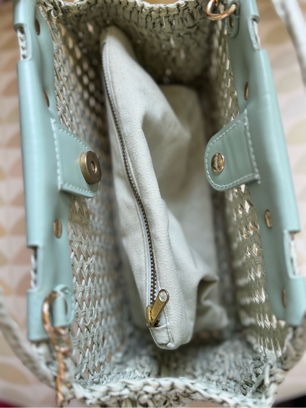 House of Harlow 1960 Gold and Pale Green Woven Crossbody Shoulder Clutch - Picture 6 of 12